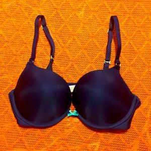 Victoria’s Secret Navy Push-up Bra